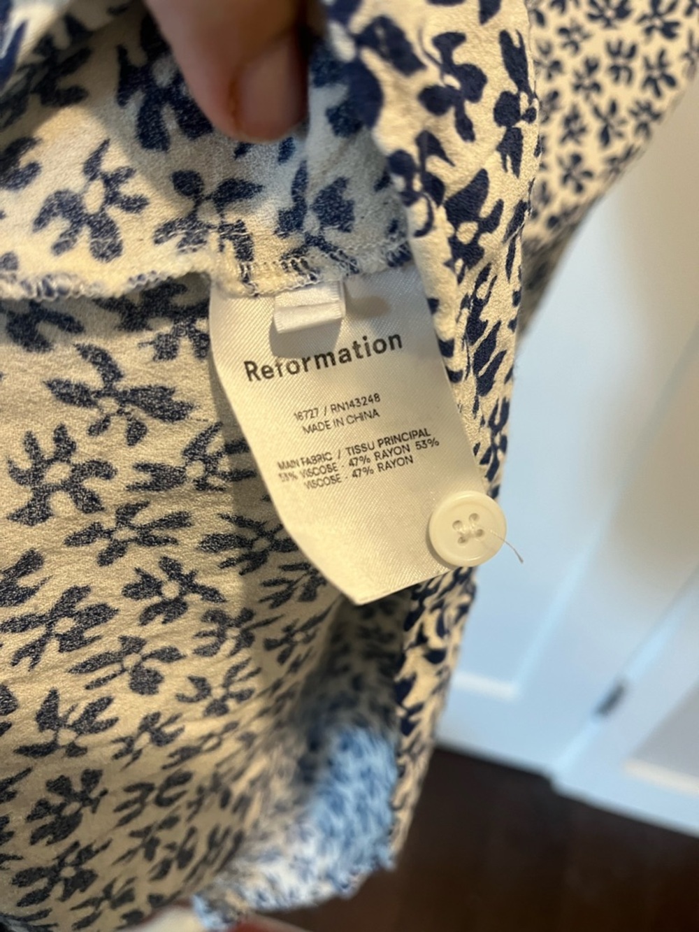 Reformation White and Navy Floral Cap-Sleeve Midi Dress - Picture 4 of 5